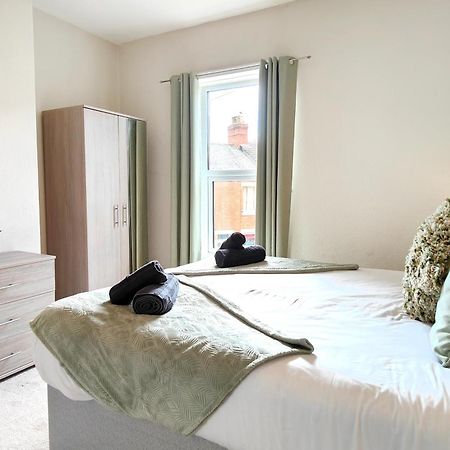 Douglas House, Near Hospital, Attractive And Comfy 2 Bedroom House With Enclosed Yard To Rear Carlisle  Extérieur photo