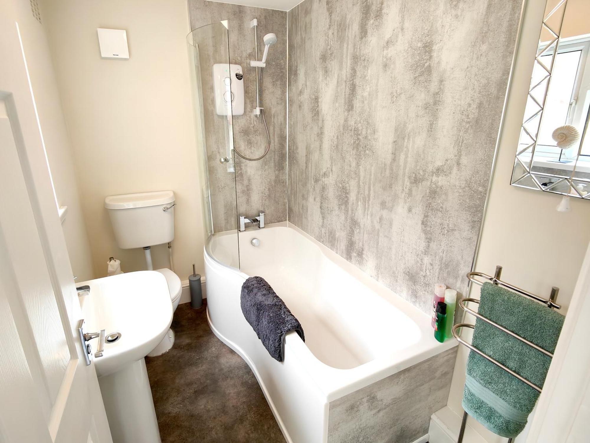 Douglas House, Near Hospital, Attractive And Comfy 2 Bedroom House With Enclosed Yard To Rear Carlisle  Extérieur photo